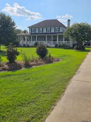 1223 Kings View Cir, Jackson, LA 70748