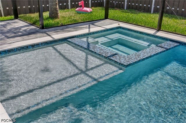 812 SW 14th AVE, Cape Coral, FL 33991