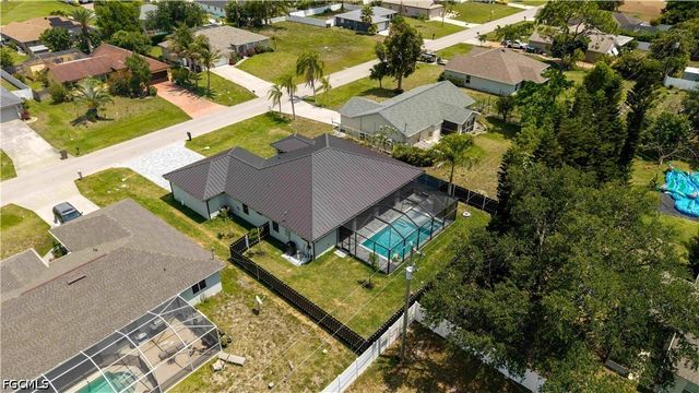 812 SW 14th AVE, Cape Coral, FL 33991