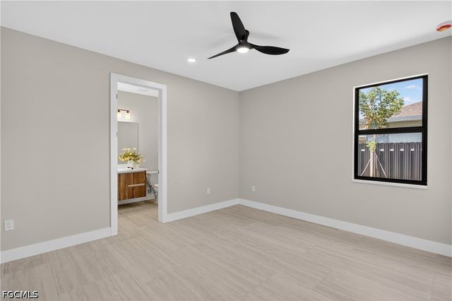 812 SW 14th AVE, Cape Coral, FL 33991