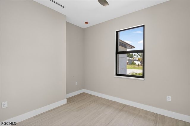 812 SW 14th AVE, Cape Coral, FL 33991