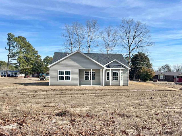 3431 Spivey St., Loris, SC 29569