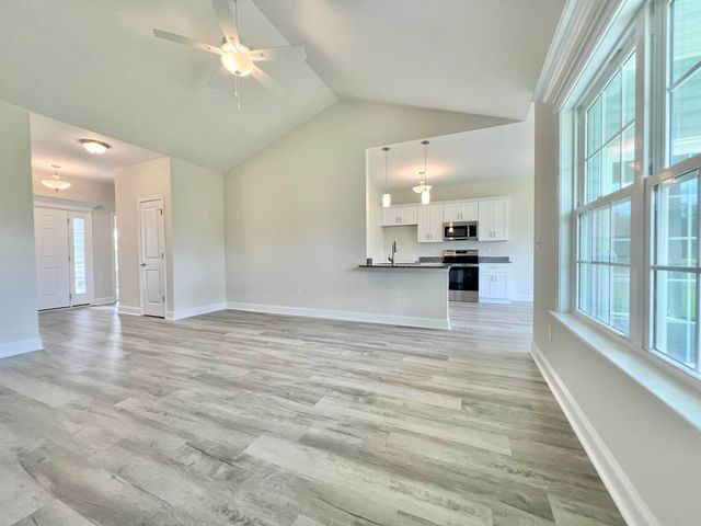 3431 Spivey St., Loris, SC 29569