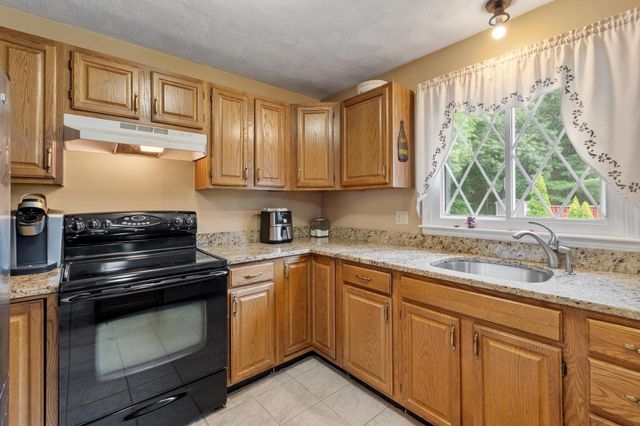 3101 Pouliot Pl, Wilmington, MA 01887