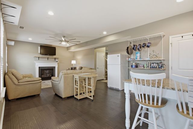 2713 Orleans Dr, Columbia, TN 38401