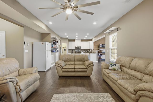 2713 Orleans Dr, Columbia, TN 38401