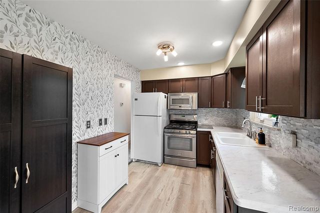34564 Whittaker Street, Clinton Township, MI 48035