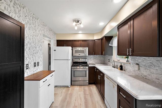 34564 Whittaker Street, Clinton Township, MI 48035