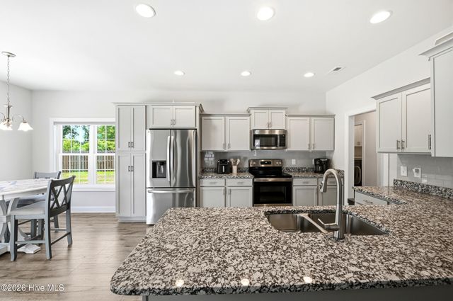 80 Forsyth Lane, Rocky Point, NC 28457
