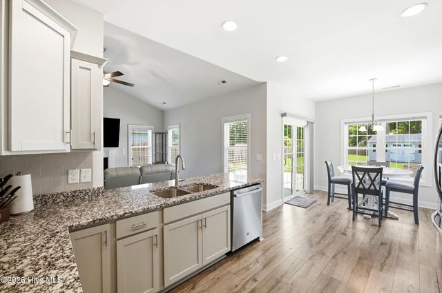 80 Forsyth Lane, Rocky Point, NC 28457