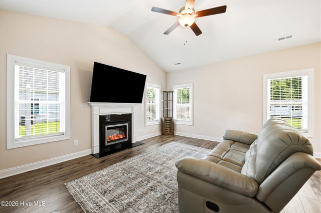 80 Forsyth Lane, Rocky Point, NC 28457
