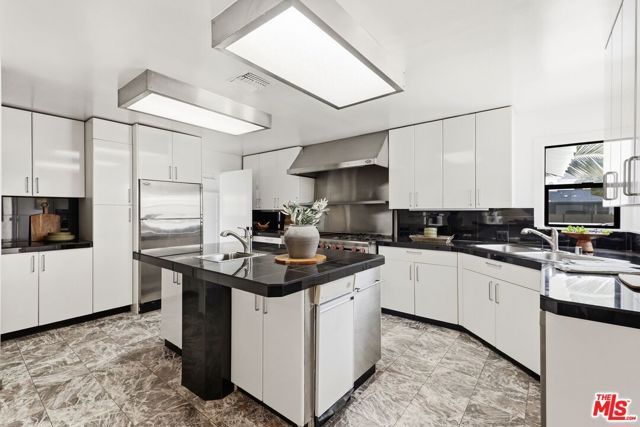 12424 Lucile Street, Los Angeles, CA 90066