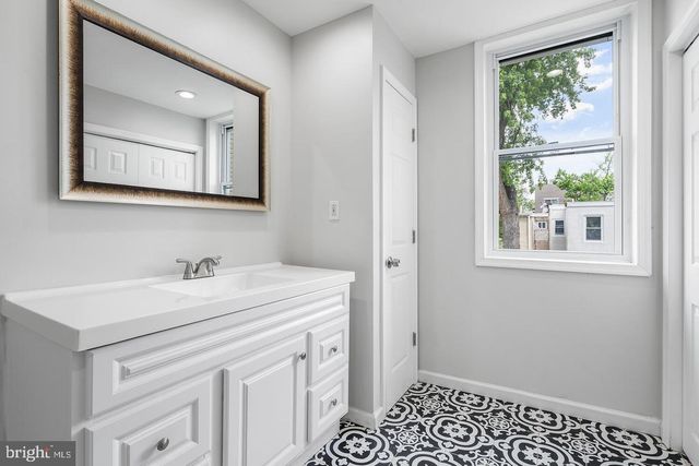 3823 MOUNT VERNON ST, Philadelphia, PA 19104