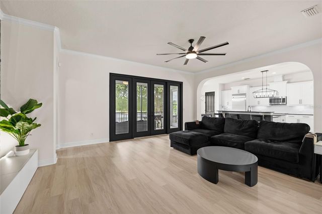 523 W BLUE WATER EDGE DRIVE, Eustis, FL 32736