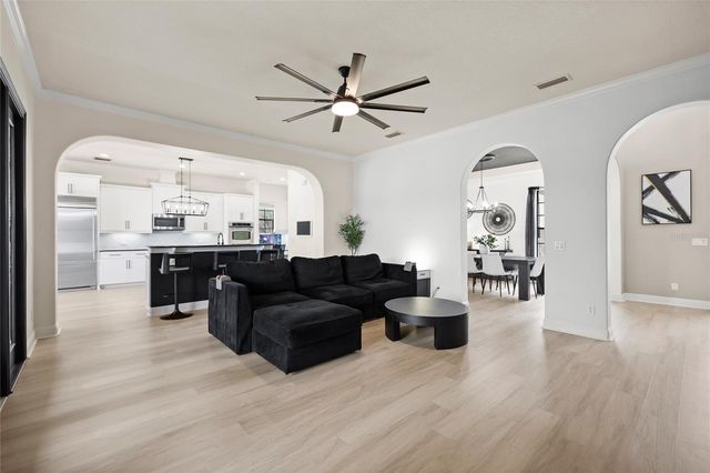 523 W BLUE WATER EDGE DRIVE, Eustis, FL 32736
