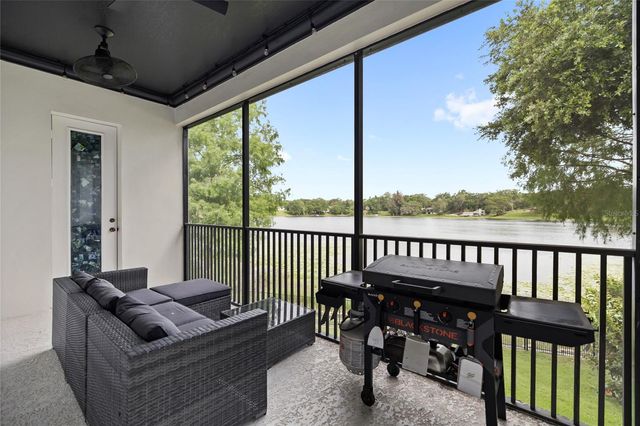 523 W BLUE WATER EDGE DRIVE, Eustis, FL 32736