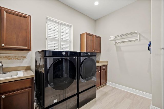 523 W BLUE WATER EDGE DRIVE, Eustis, FL 32736