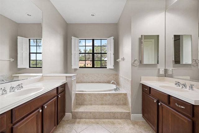 523 W BLUE WATER EDGE DRIVE, Eustis, FL 32736
