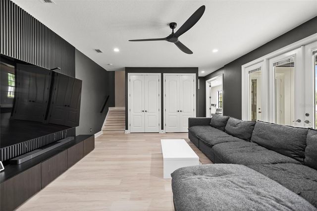 523 W BLUE WATER EDGE DRIVE, Eustis, FL 32736