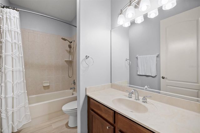 523 W BLUE WATER EDGE DRIVE, Eustis, FL 32736
