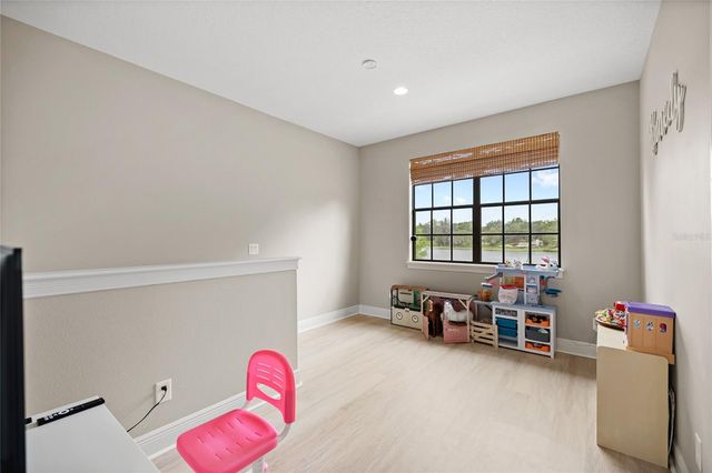 523 W BLUE WATER EDGE DRIVE, Eustis, FL 32736