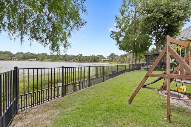 523 W BLUE WATER EDGE DRIVE, Eustis, FL 32736
