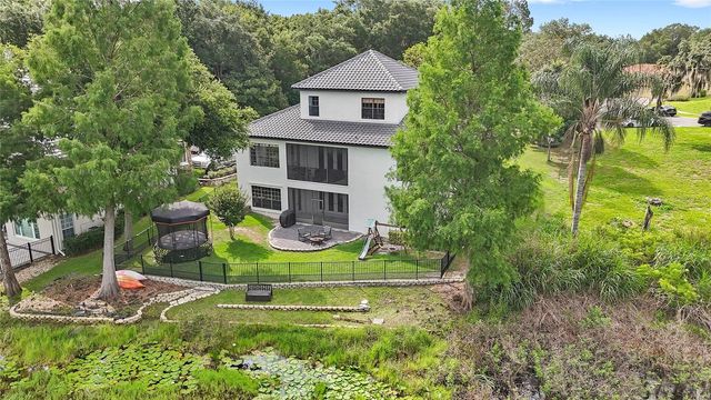 523 W BLUE WATER EDGE DRIVE, Eustis, FL 32736