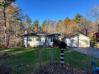 230 Quaker St, Northbridge, MA 01534