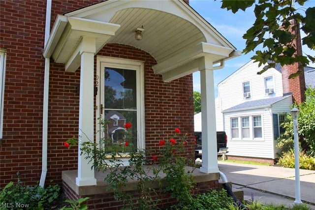 924 Spangler Road NE, Canton, OH 44714