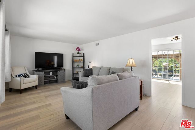 10124 Jimenez Street, Lakeview Terrace, CA 91342