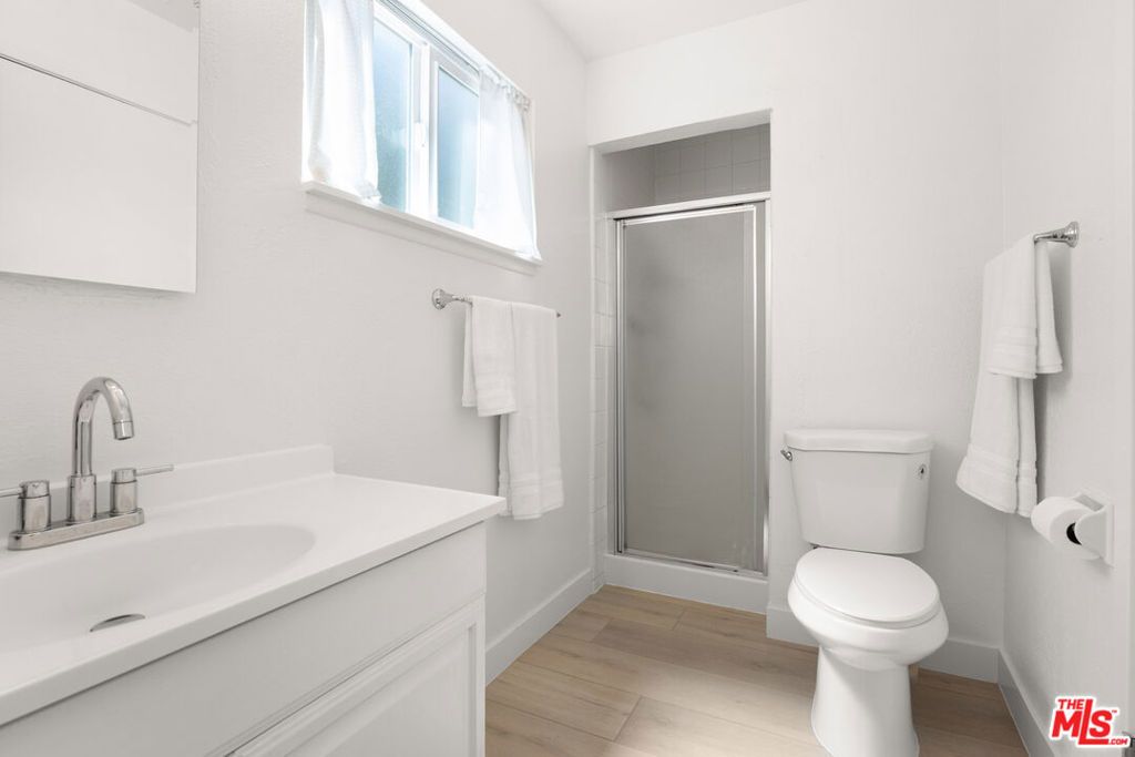 Image 8 of property listing at 10124 Jimenez Street, Lakeview Terrace, CA 91342