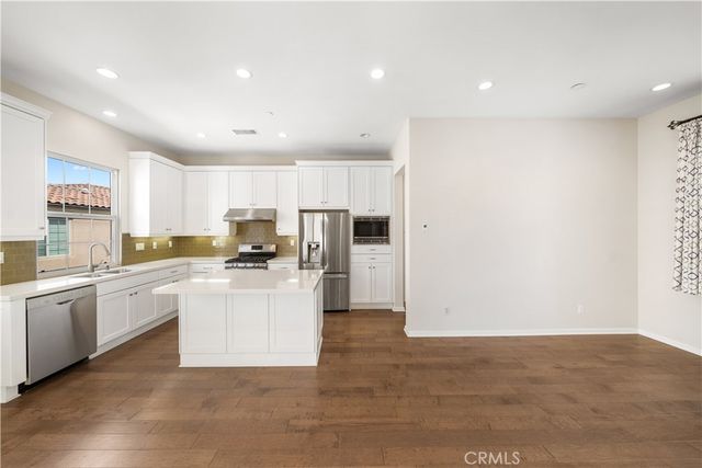 80 Strawberry, Irvine, CA 92620