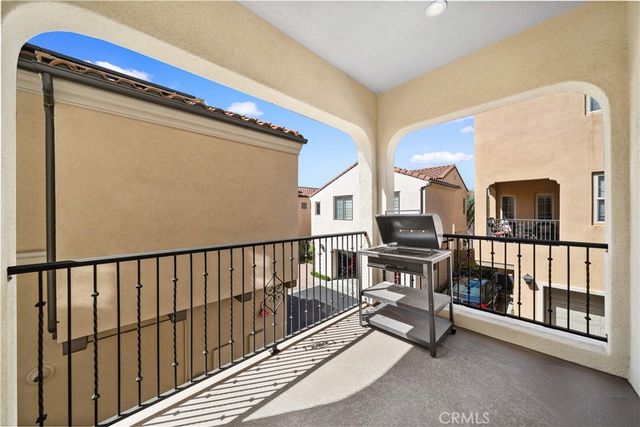 80 Strawberry, Irvine, CA 92620