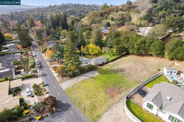 1183 Glen Rd, Lafayette, CA 94549