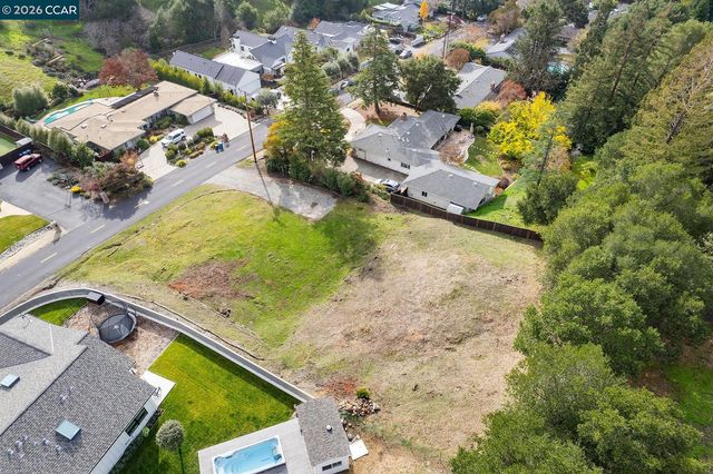 1183 Glen Rd, Lafayette, CA 94549