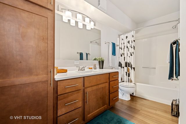 1537 Westminster Drive 204, Naperville, IL 60563