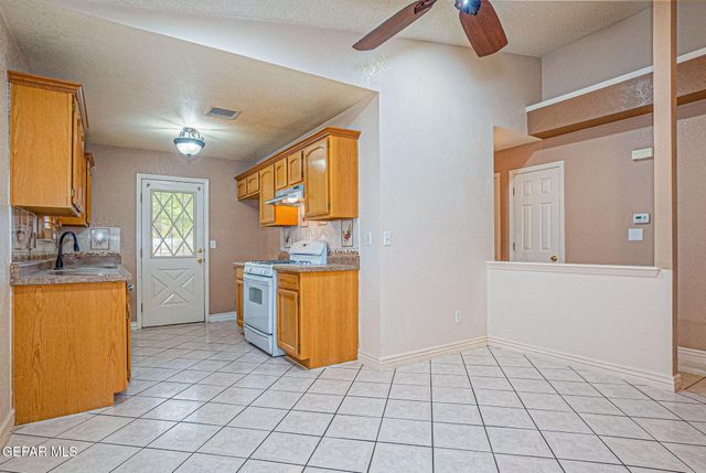 11621 Maquitico Court, El Paso, TX 79936