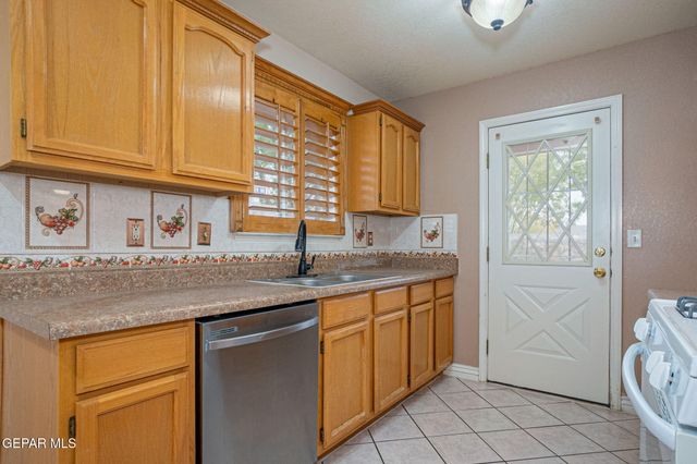 11621 Maquitico Court, El Paso, TX 79936