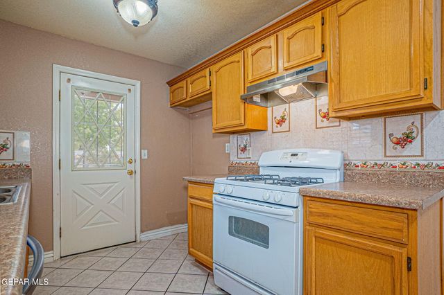 11621 Maquitico Court, El Paso, TX 79936