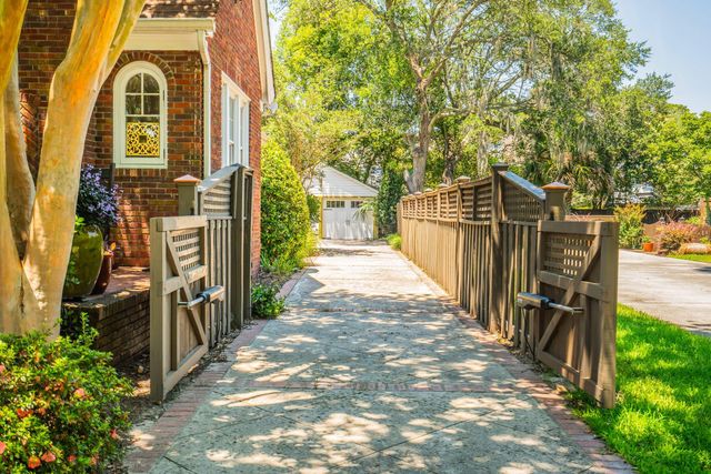 18 Stocker Drive, Charleston, SC 29407