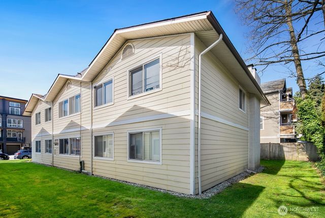 9200 Densmore Avenue N, Seattle, WA 98103