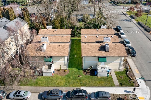 9200 Densmore Avenue N, Seattle, WA 98103