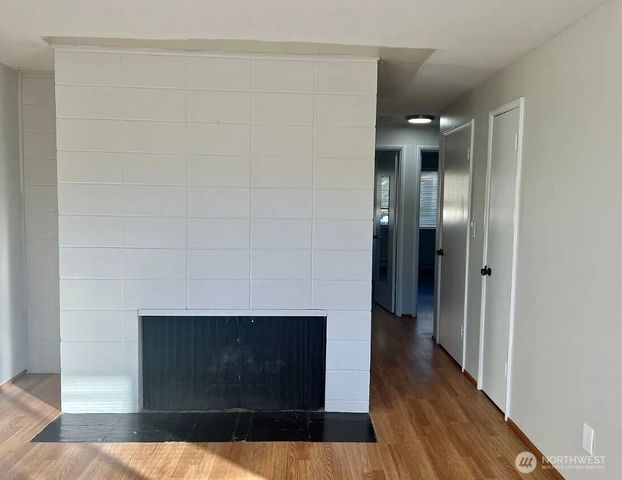 9200 Densmore Avenue N, Seattle, WA 98103