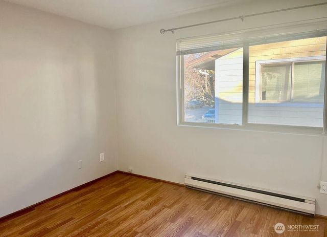 9200 Densmore Avenue N, Seattle, WA 98103