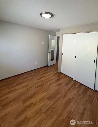 9200 Densmore Avenue N, Seattle, WA 98103