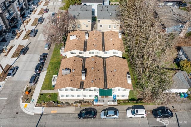 9200 Densmore Avenue N, Seattle, WA 98103