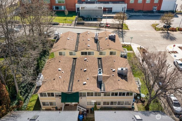 9200 Densmore Avenue N, Seattle, WA 98103