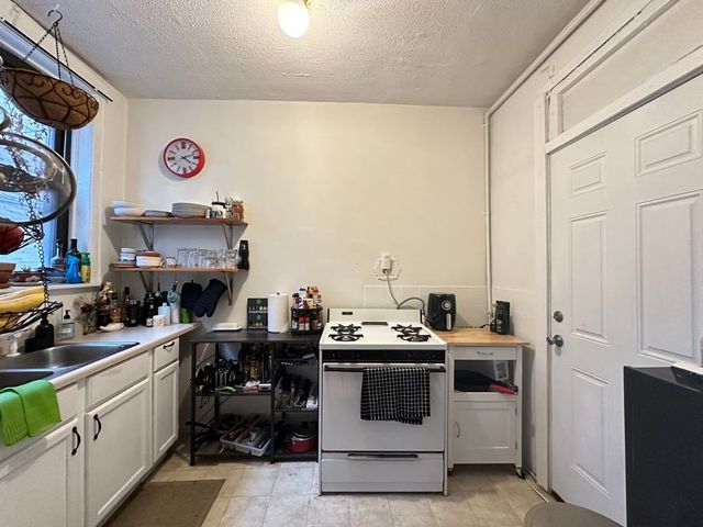 2919 W MCLEAN Avenue 1, Chicago, IL 60647