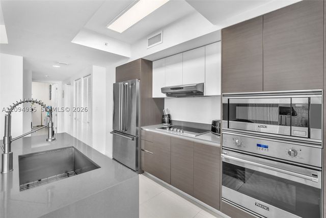 9821 E Bay Harbor Dr 501, Bay Harbor Islands, FL 33154
