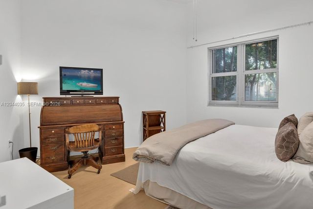 20000 E Country Club Dr 108, Aventura, FL 33180